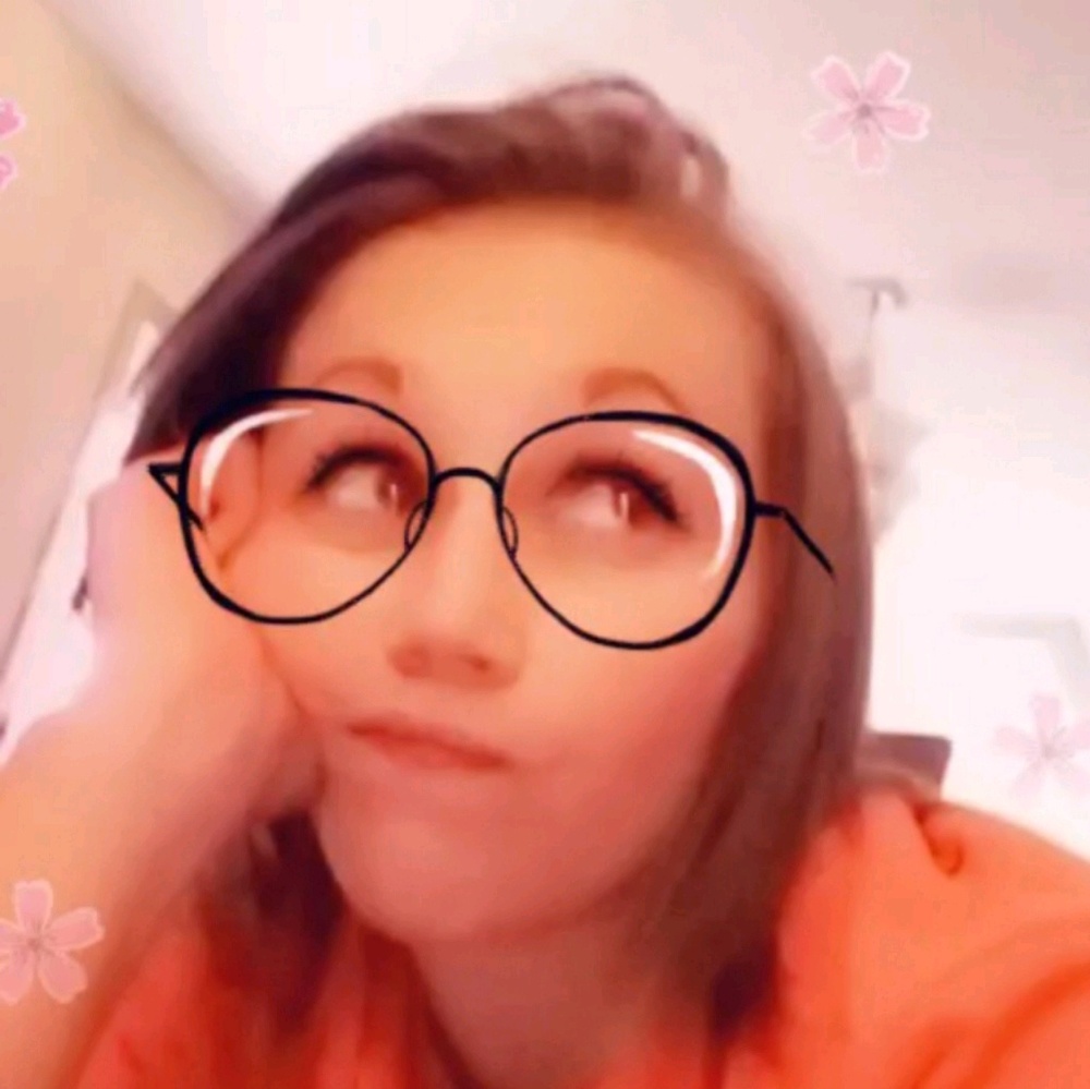 Meet your Posher, Kayla